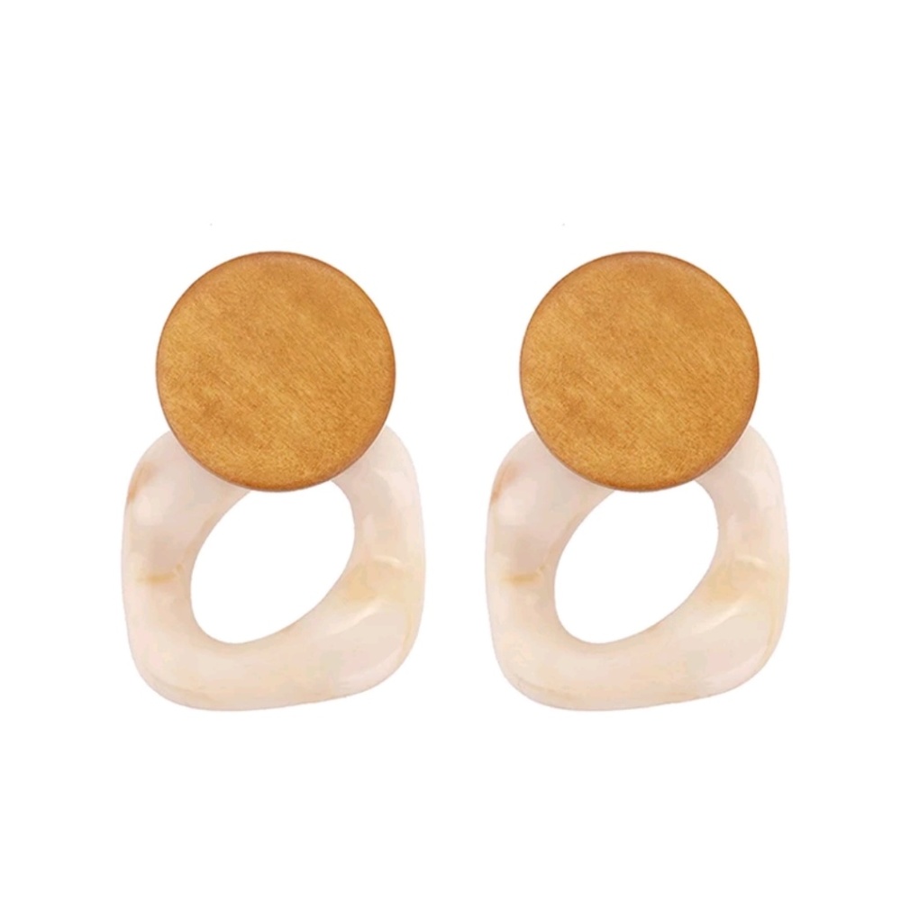 *BOGO* Trendy Acrylic & Wood Earrings - Picture 4 of 5